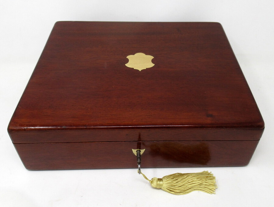 Antique Antique Vintage Mahogany Wooden Jewelry or Gentleman's Cigar Box Casket