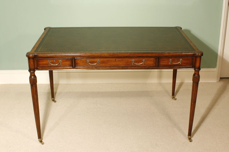 Elegant Victorian Mahogany Writing Table Desk