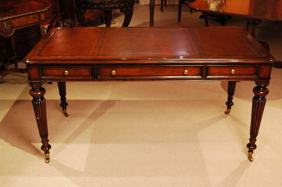 Elegant Gillows Style Mahogany Writing Table Desk