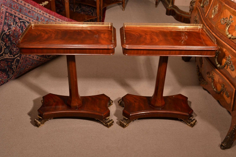 Fab Pair of Regency style Occasional Side End Tables