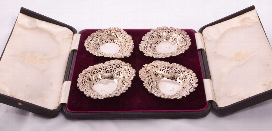 Antique Silver Heart Dishes in Box Birm 1895 -set of 4