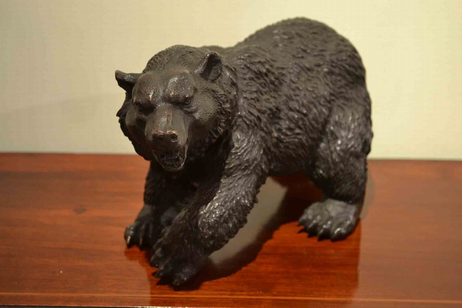 Stunning and Highly Detailed bronze of Wild Bear