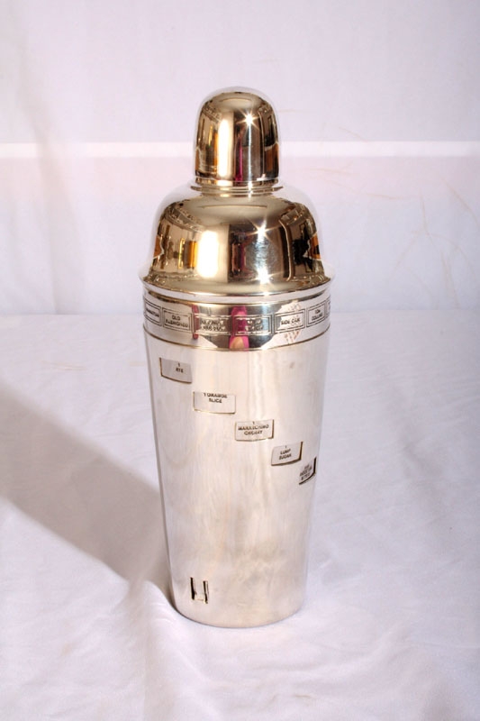 English Art Deco Style Silver Plated Cocktail Shaker