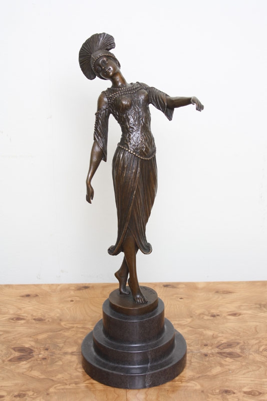 Beautiful Bronze Sculpture 1930s Flapper Girl Chiparus