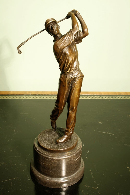 Superb Bronze Golfer Statue - Making the Perfect Shot