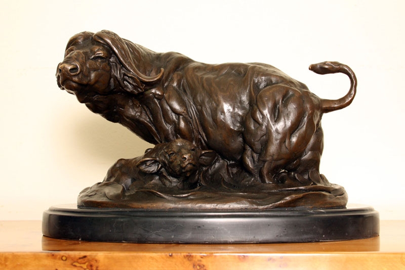 Attractive Bronze Heifer & Calf Cattle Bronze Sculpture