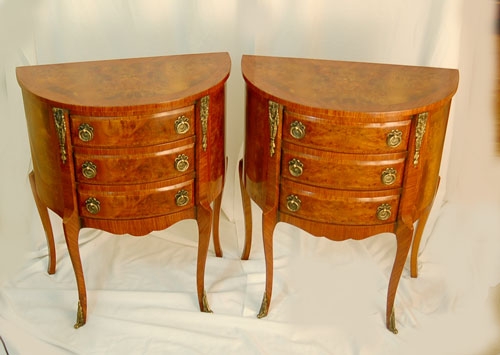 Stunning Pair Walnut Bedside Chest Tables Cabinets