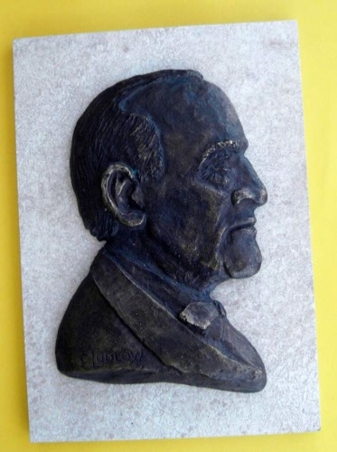 LORD CARSON BRONZE SCULPTOR BY CHARLIE LUDLOW 
