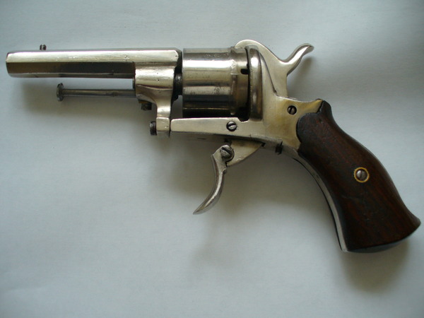 pistol/revolver