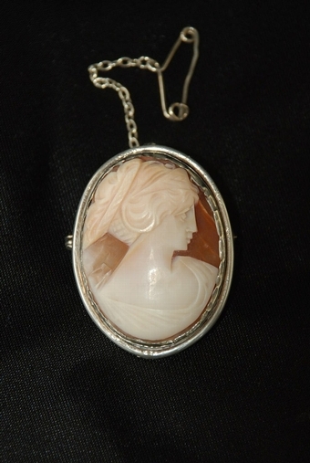 Late Victorian Cameo Brooch