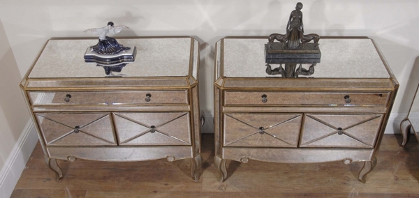PAIR FUNKY ART DECO MIRRORED BEDSIDE CHEST DRAWERS TABLE