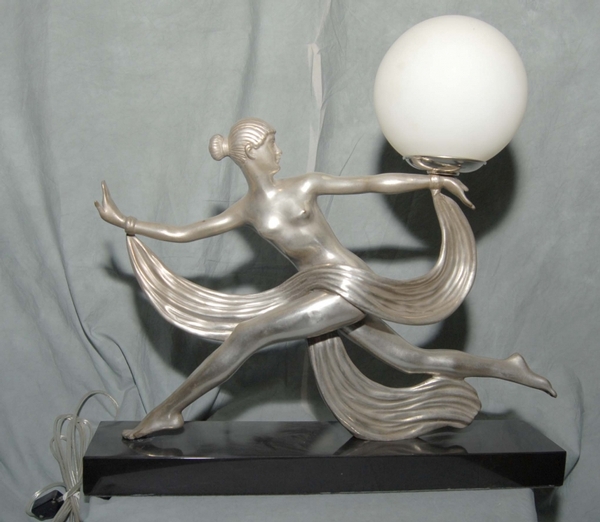 FRENCH ART DECO BRONZE FIGURINE LAMP LIGHT BY A OULINE