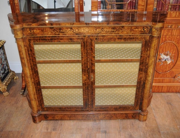 Walnut Victorian Sideboard Credenza Buffet Server