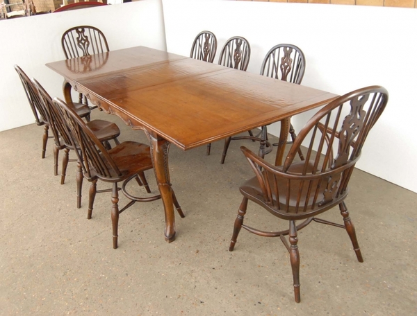 French Rustic Kitchen Diner & Set Of 8 English Windsor Dining Chairs