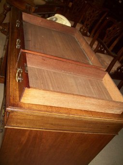 Antique Victorian Mahogany Pedestal Desk.