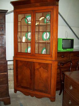 19th.Century Mahogany Corner Cupboard.