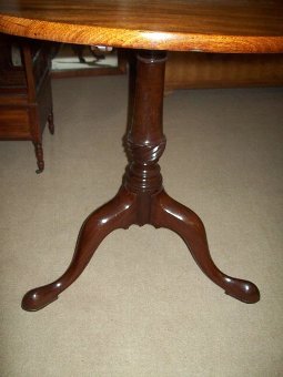 Antique Chippendale Period Mahogany Tripod Table.