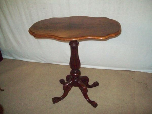 Antique Victorian Mahogany Occasional Table.