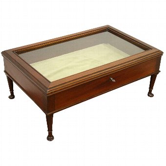 Miniature Bijouterie Table