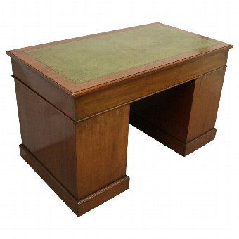 Antique Edwardian Mahogany Pedestal Desk