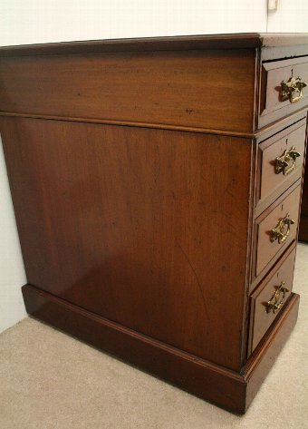 Antique Edwardian Mahogany Pedestal Desk