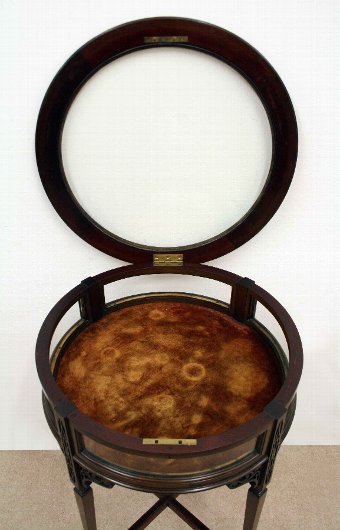 Antique Circular Mahogany Bijouterie Table