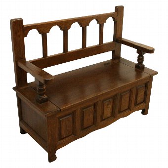 Oak Hall Bench