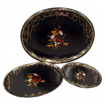 Set of 3 Jennens and Bettridge Papier-Mâché Trays