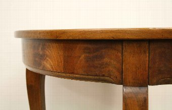 Antique Whytock & Reid/Lorimer Walnut Occasional Table