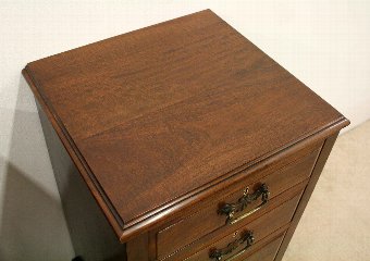 Antique Pair of Victorian Mahogany Bedside Chests/Lockers