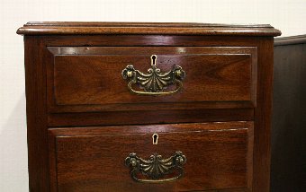 Antique Pair of Victorian Mahogany Bedside Chests/Lockers