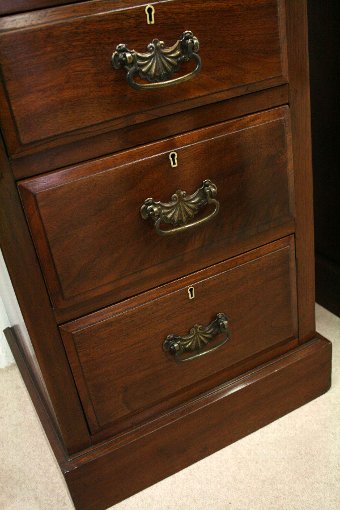 Antique Pair of Victorian Mahogany Bedside Chests/Lockers