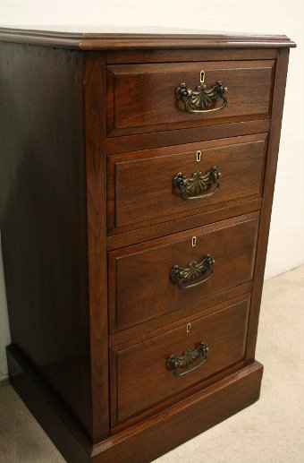 Antique Pair of Victorian Mahogany Bedside Chests/Lockers