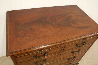 Antique George III Mahogany Bachelor's Chest of Drawers