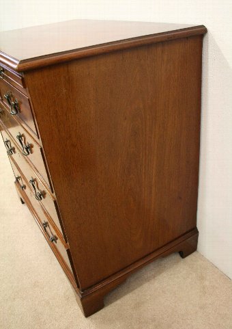 Antique George III Mahogany Bachelor's Chest of Drawers