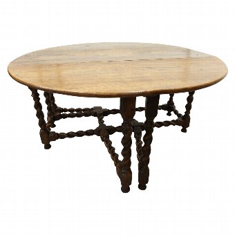 Early 18th Century Oak Gateleg Table