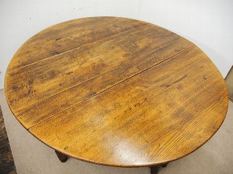 Antique Early 18th Century Oak Gateleg Table