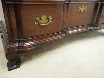 Antique American Chippendale Style Mahogany Chest of Drawers