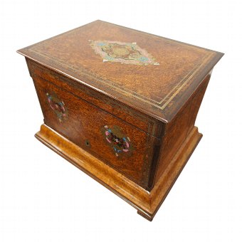 Antique Amboyna Decanter Box