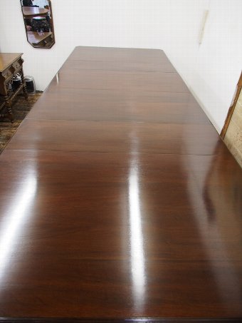 Antique Mahogany Dining Table with 4 Leaves