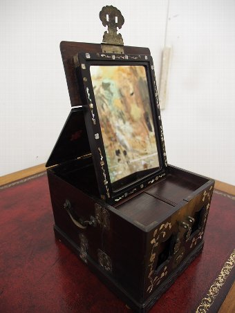 Antique Inlaid Hongmu Travel Vanity Box