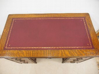 Antique Arts and Crafts Oak Kneehole Desk