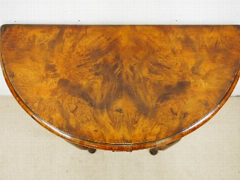 Antique George II Style Burr Walnut Side Table