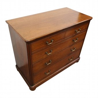 Late Victorian Italian Walnut Chest of Drawers