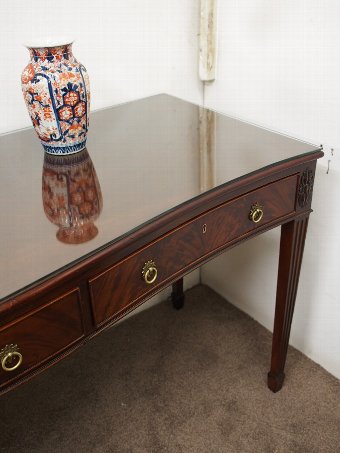 Antique George III Mahogany Serpentine Front Serving Table