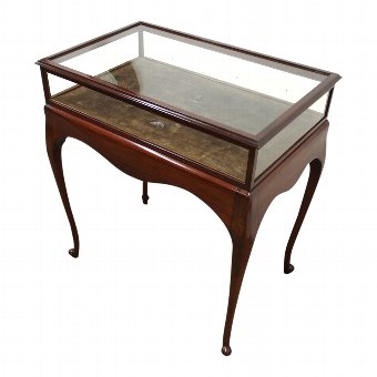 Mahogany Bijouterie Table