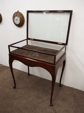 Antique Mahogany Bijouterie Table
