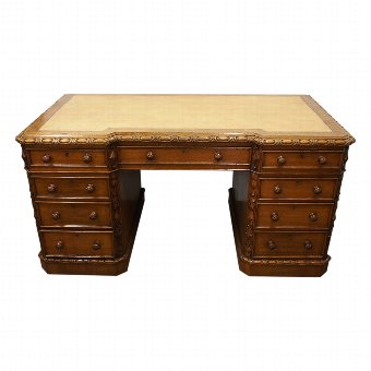 Large Victorian Oak Kneehole Desk