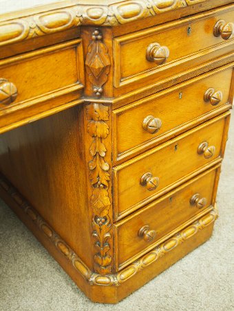 Antique Large Victorian Oak Kneehole Desk
