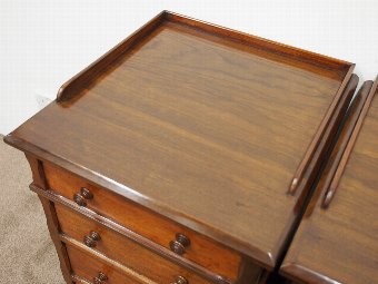 Antique Pair of Neat Victorian Chest of Drawers or Bedsides